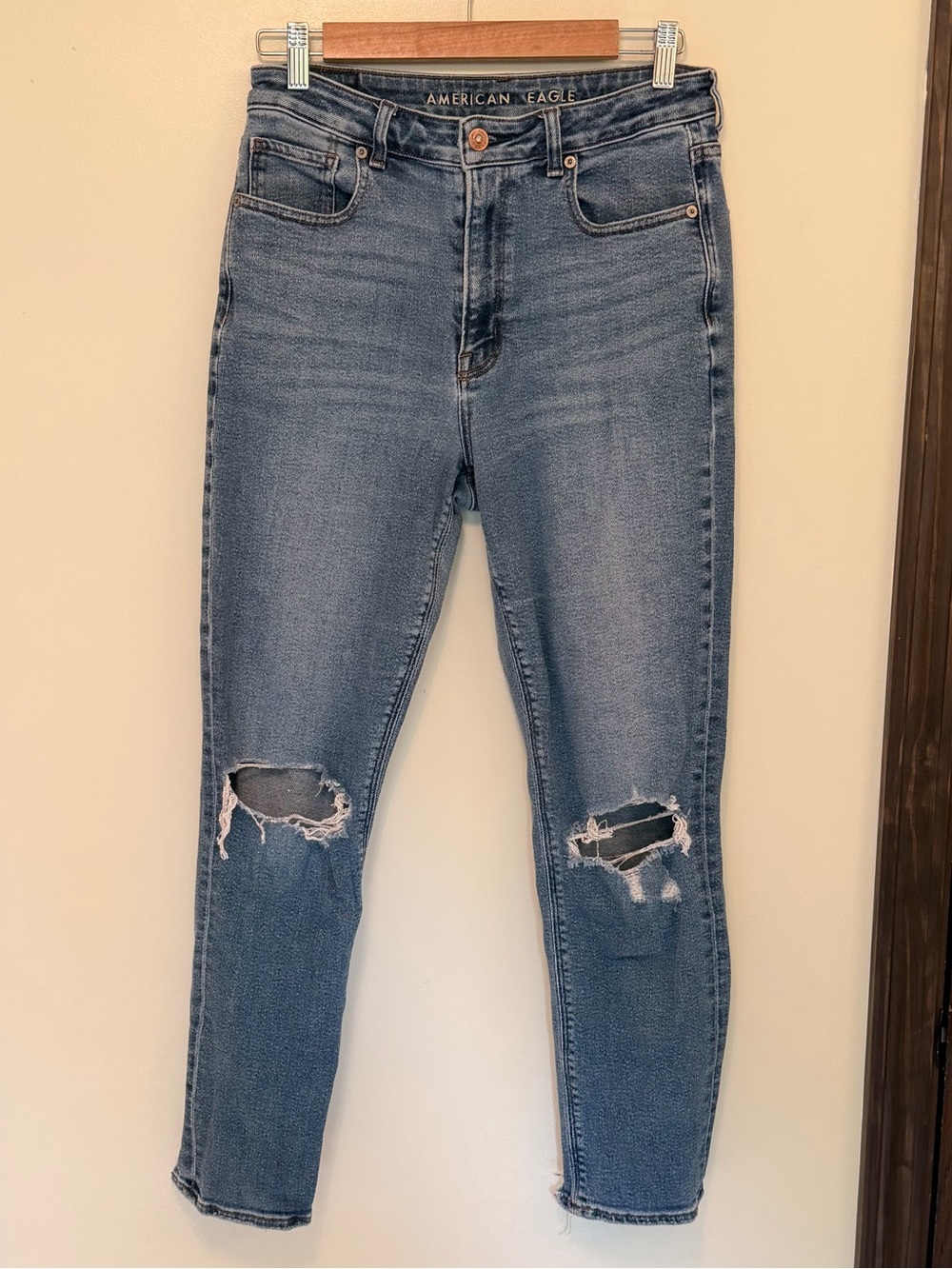 American Eagle Outfitters Distressed Light Blue Mom Jean Stretch